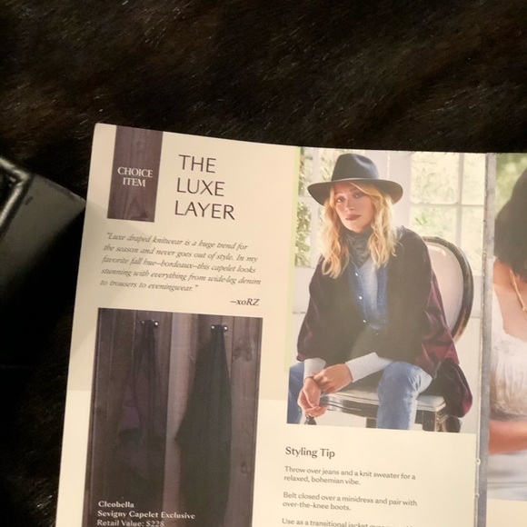 Shawl or Capelet - Picture 13 of 15